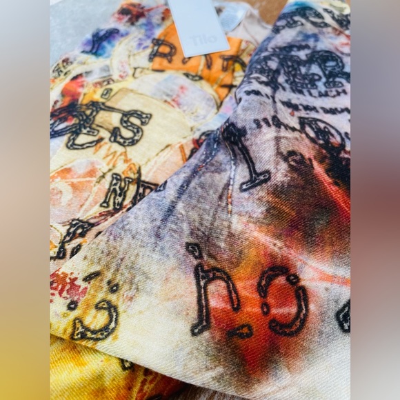 TILO Scarves Cashmere & Modal blend! Never worn. News Print design. Great gift! - Picture 7 of 11